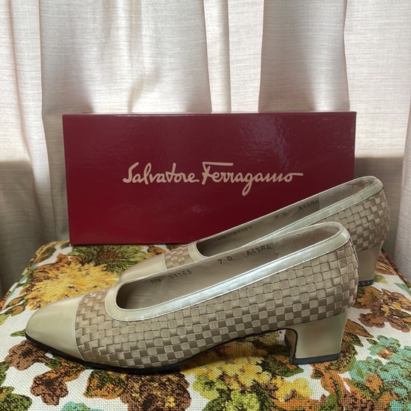 Salvatore Ferragamo Vintage Pumps MARISA CALF Basket Weave Size 7B - Picture 8 of 11